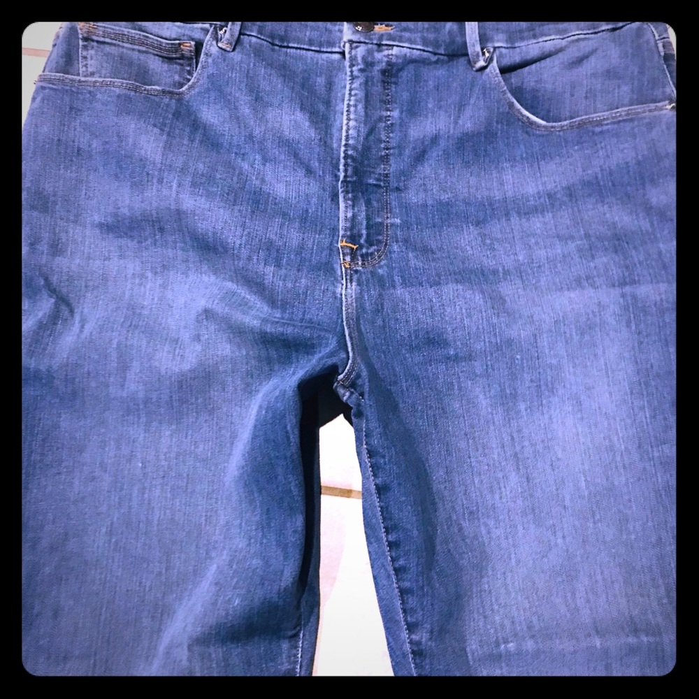 Jeans. Good American plus 20 crop